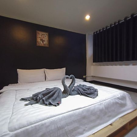 ホテル Frente チエンマイ 部屋 写真
